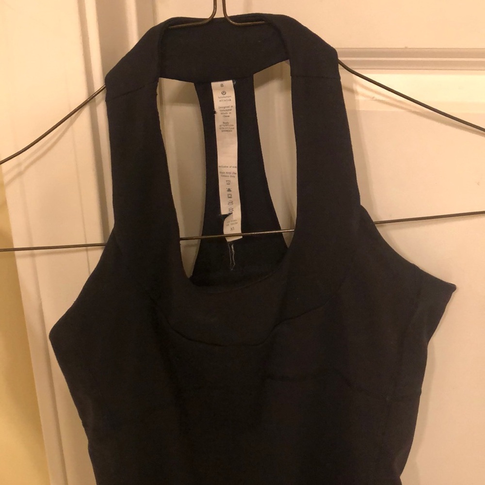 Size 8 lululemon tank